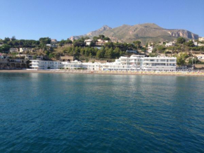 Гостиница Hotel Sporting Club  Альтавилла Миличиа